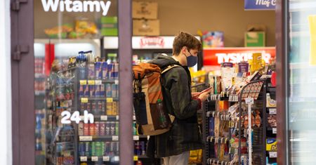 Rekordowa inflacja podbija ceny. Minimalny koszyk zakupowy w lipcu droższy o 5,99 proc. w skali roku