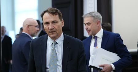 Sikorski zagotował się w studiu. "Ta dyskusja jest żenująca"