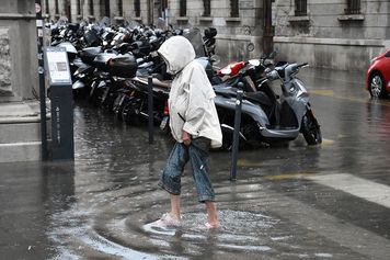 Od piekielnego skwaru do nawałnic. "Całe miasto było sparaliżowane"