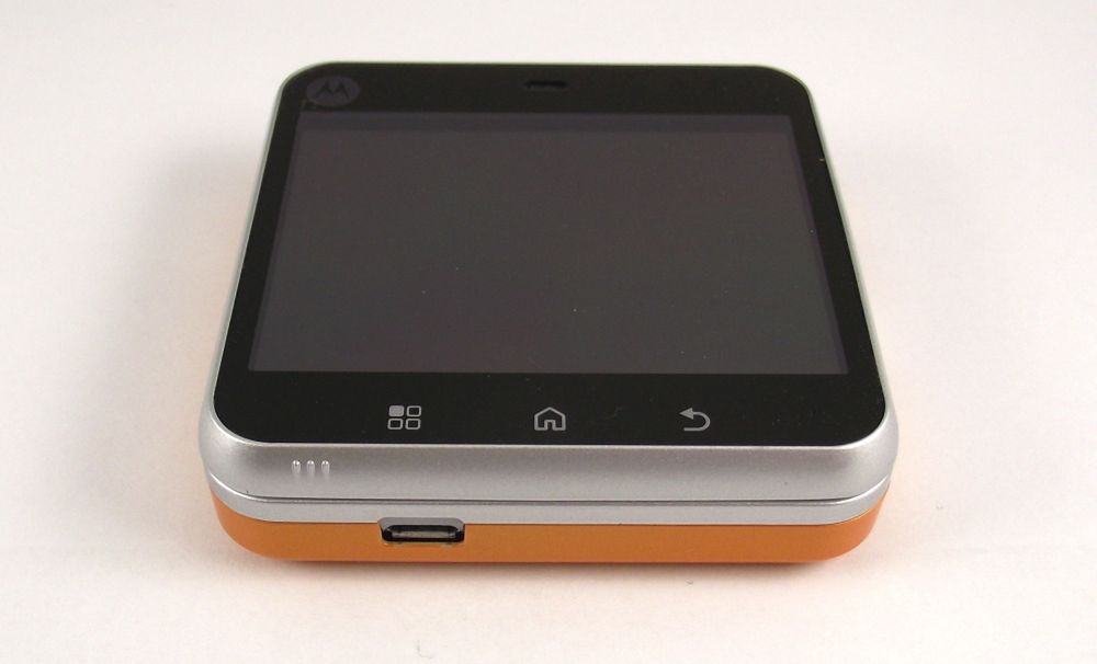 Motorola Flipout, czyli dzwoniący budzik z Androidem ;) [pierwsze wrażenia] 2