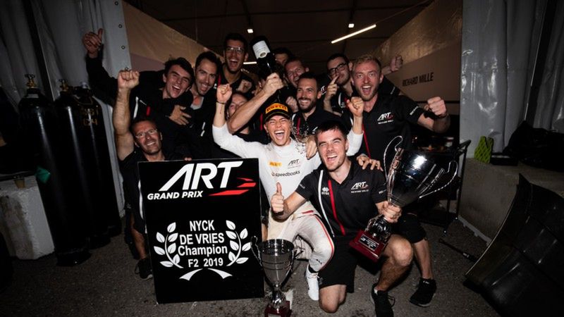 Zespół ART Grand Prix świętuje tytuł mistrzowski w Formule 2 w 2019 roku (fot. ART Grand Prix)