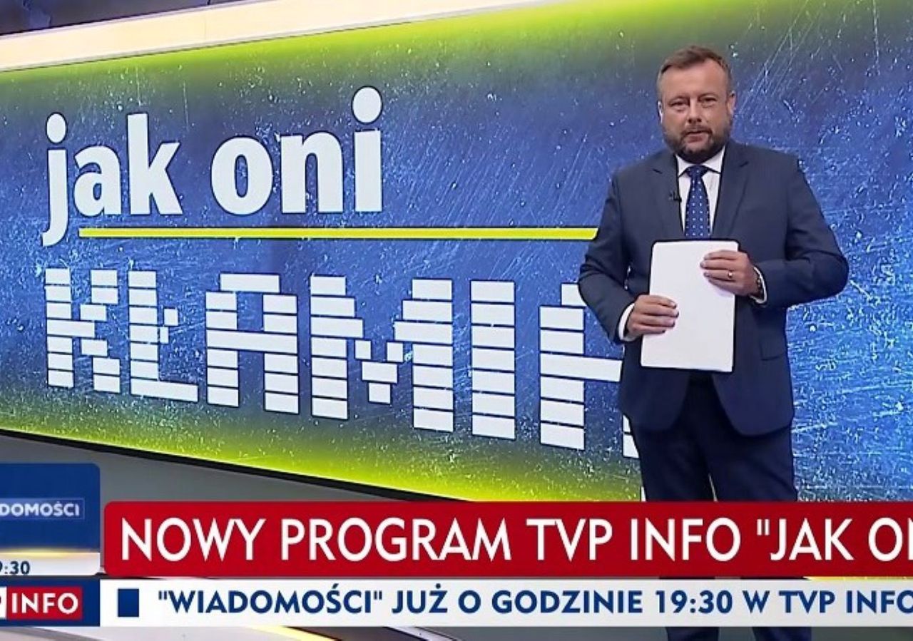 Adrian Klarenbach jest jednym z prowadzących program "Jak oni klamią"