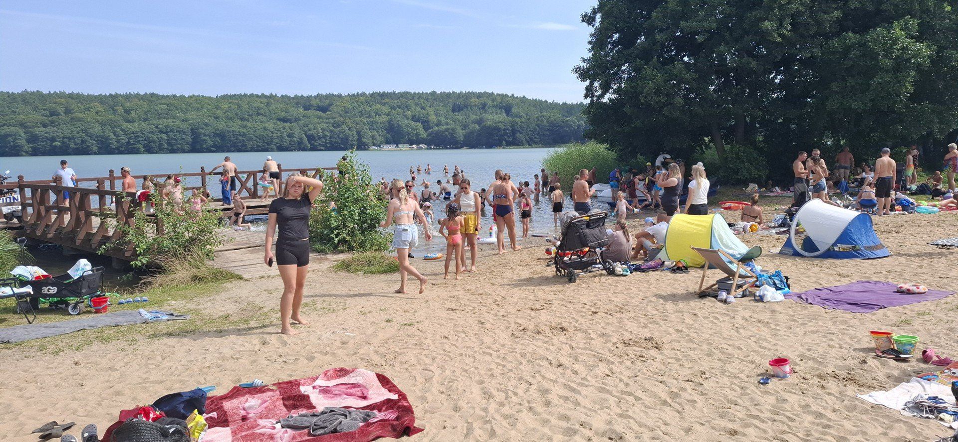 Plaża zwarowska przy jeziorze Lubowidz przeżywała oblężenie