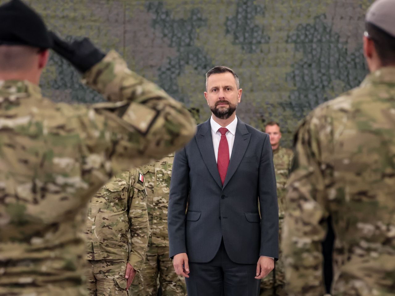 Studia wojskowe kuszą pensjami. MON walczy z "podchorążymi na chwilę"