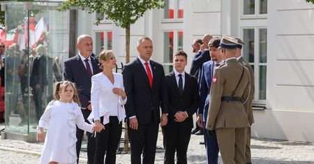 Dzieci Nawrockich pod specjalną ochroną. Co się zmieni w ich życiu?