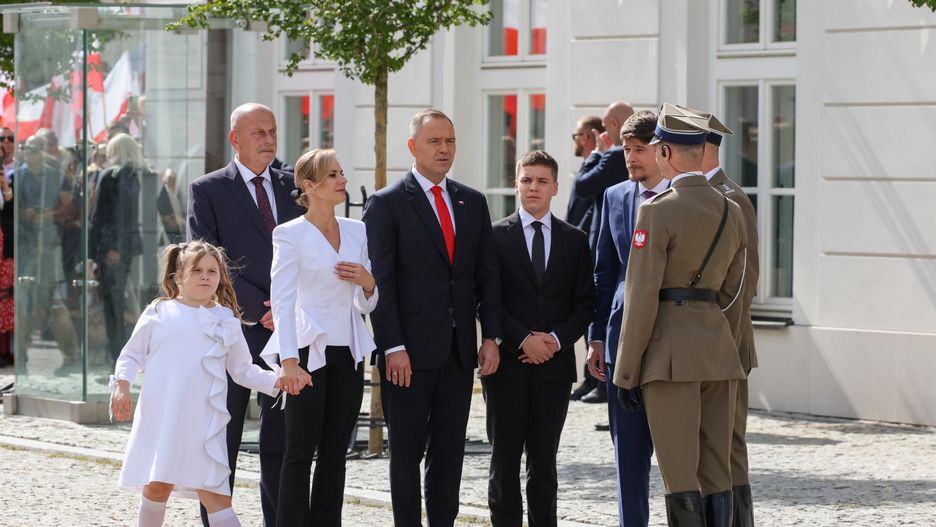 Dzieci Nawrockich pod specjalną ochroną. Co się zmieni w ich życiu?