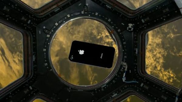 iPhone leci w kosmos - razem z ostatnim wahadłowcem 1