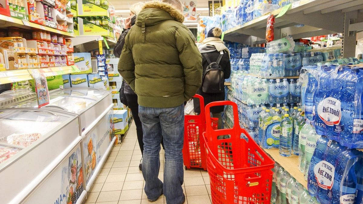 W soboty sklepy próbują sobie odbić niedzielne straty