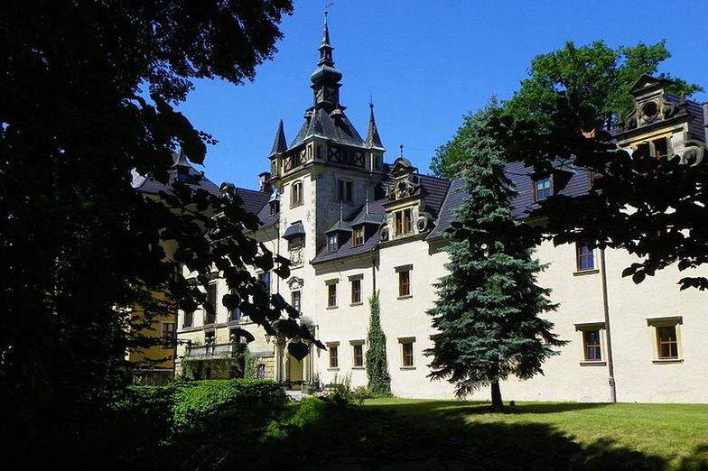 Ugaszono pożar zamku w Kliczkowie