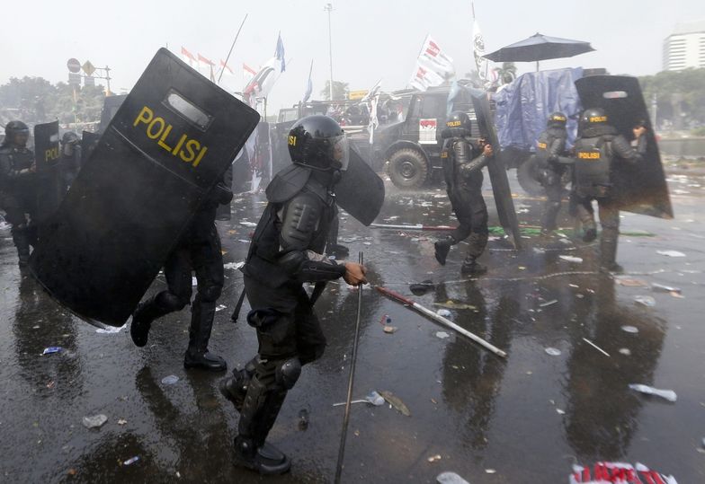 Protesty w Indonezji. Policja użyła gazu przeciw demonstrantom