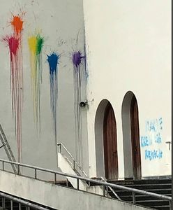 Szczecin. Napisy "Tylko LGBT" na kościele. Policja szuka sprawców