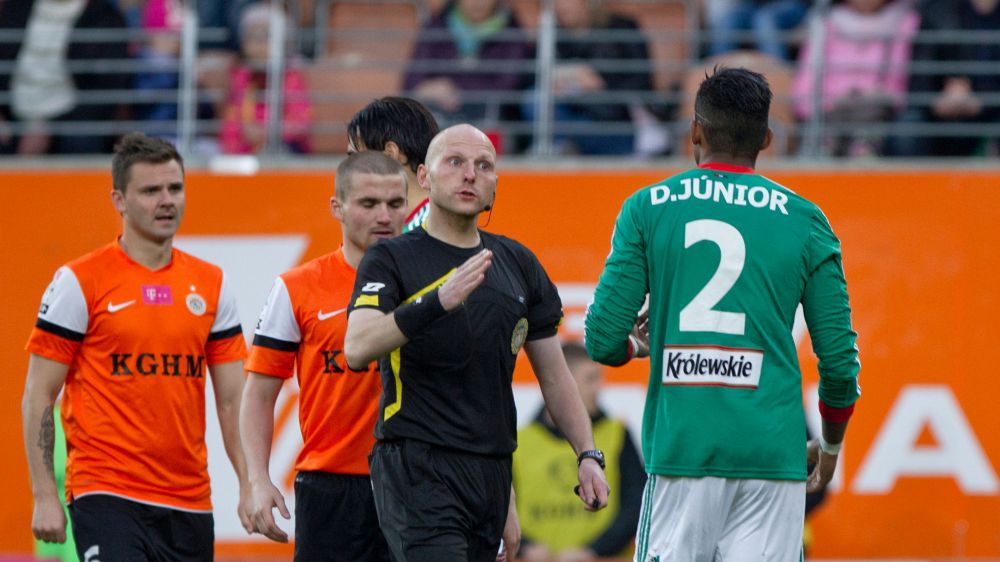 Newspix / Tomasz Folta/Pressfocus / Na zdjęciu: sędzia Jarosław Rynkiewicz podczas meczu Zagłębie Lubin - Legia Warszawa (2014 r.)