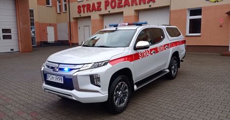 Nowy samochód ratowniczy z napędem terenowym dla chodzieskich strażaków