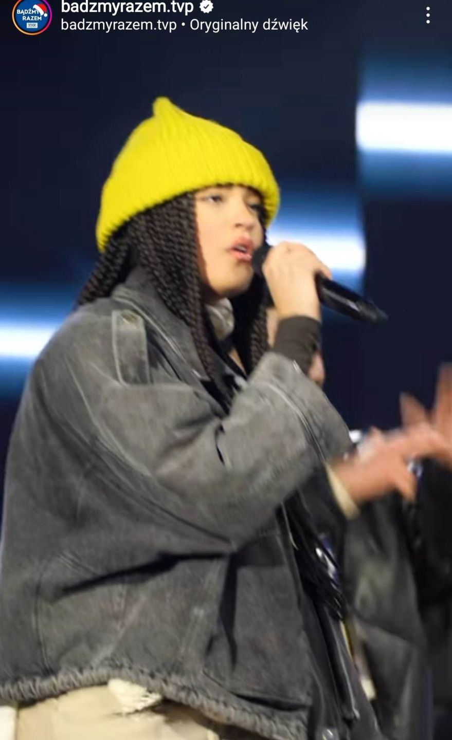 Sylwester 2022 TVP. Sara James i Black Eyed Peas na scenie