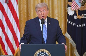 Trump oskarża Chiny i uderza w media. "Są częścią spisku"