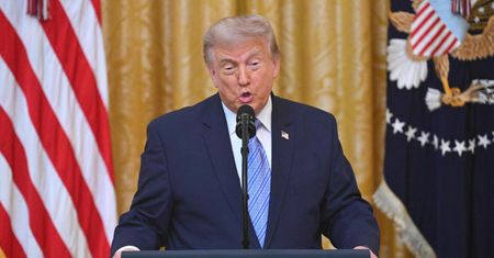 Trump oskarża Chiny i uderza w media. "Są częścią spisku"