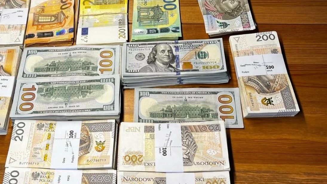 KAS rozbiła grupę przestępczą. Zarzuty postawiono 16 osobom