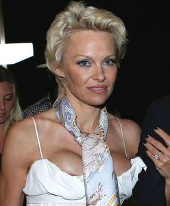 "Słoneczny patrol": Pamela Anderson błysnęła biustem!