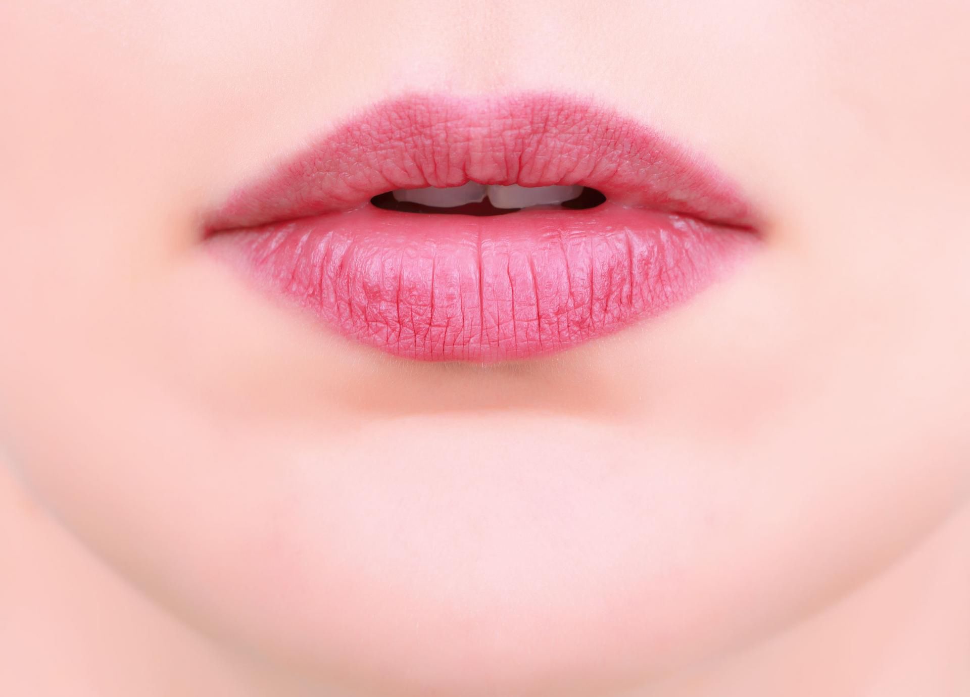 Pękające kąciki ust mogą być objawem infkekcji