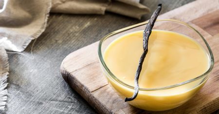 Sos angielski (custard) - kalorie, wartości odżywcze, przepis