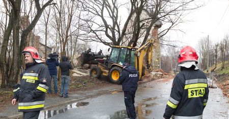 Silny wiatr w Polsce. Straż interweniowała ponad 260 razy