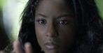Parker Young i Rutina Wesley w "Arrow"