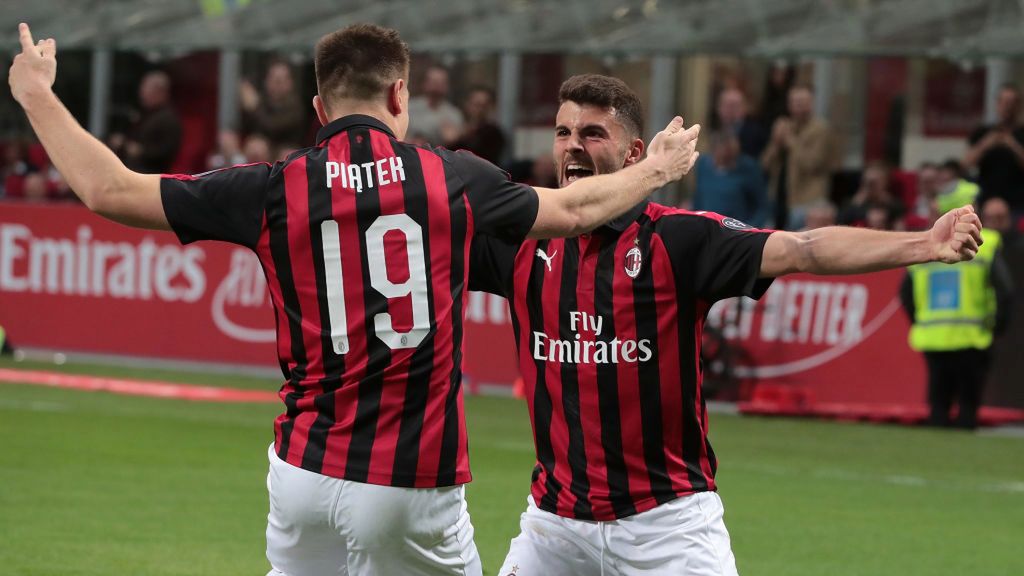 Getty Images / Na zdjęciu: Krzysztof Piątek (L) i Patrick Cutrone (P)