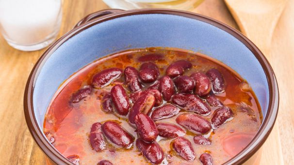 Gotowana czerwona kapusta z dodatkiem soli, odsączona