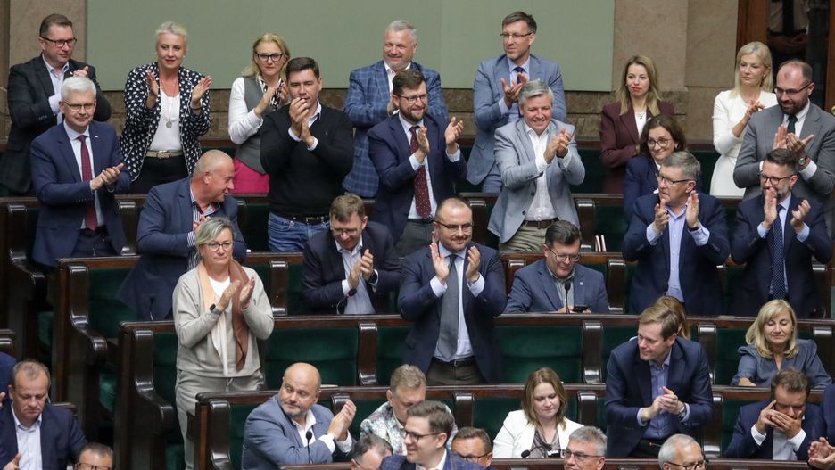 Posłowie PiS na sali plenarnej Sejmu
