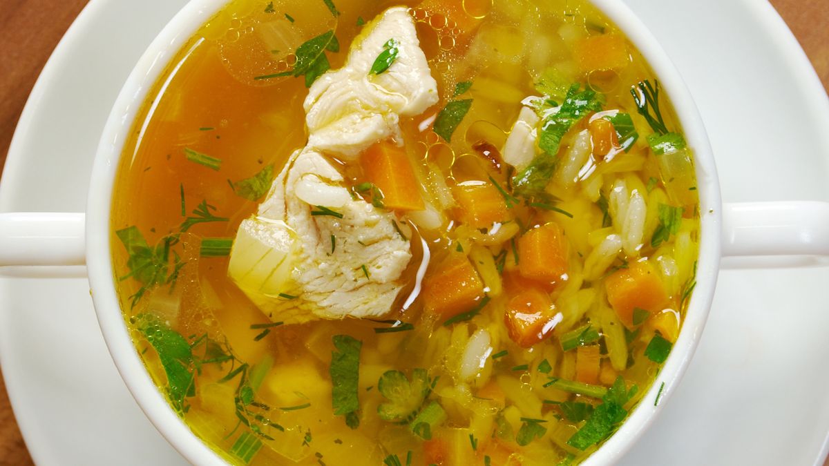 Rosół z makaronem orzo