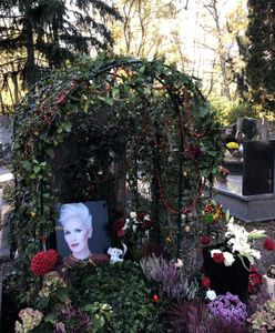 Odwiedziliśmy groby znanych osób. Jedyne takie miejsce w Polsce
