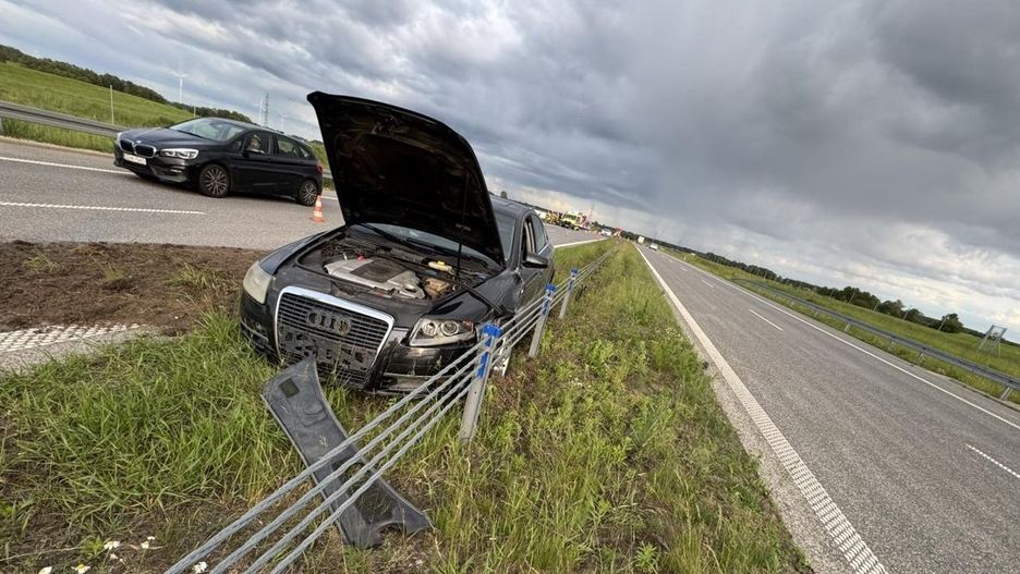 Ford zderzył się z audi na drodze ekspresowej S61.