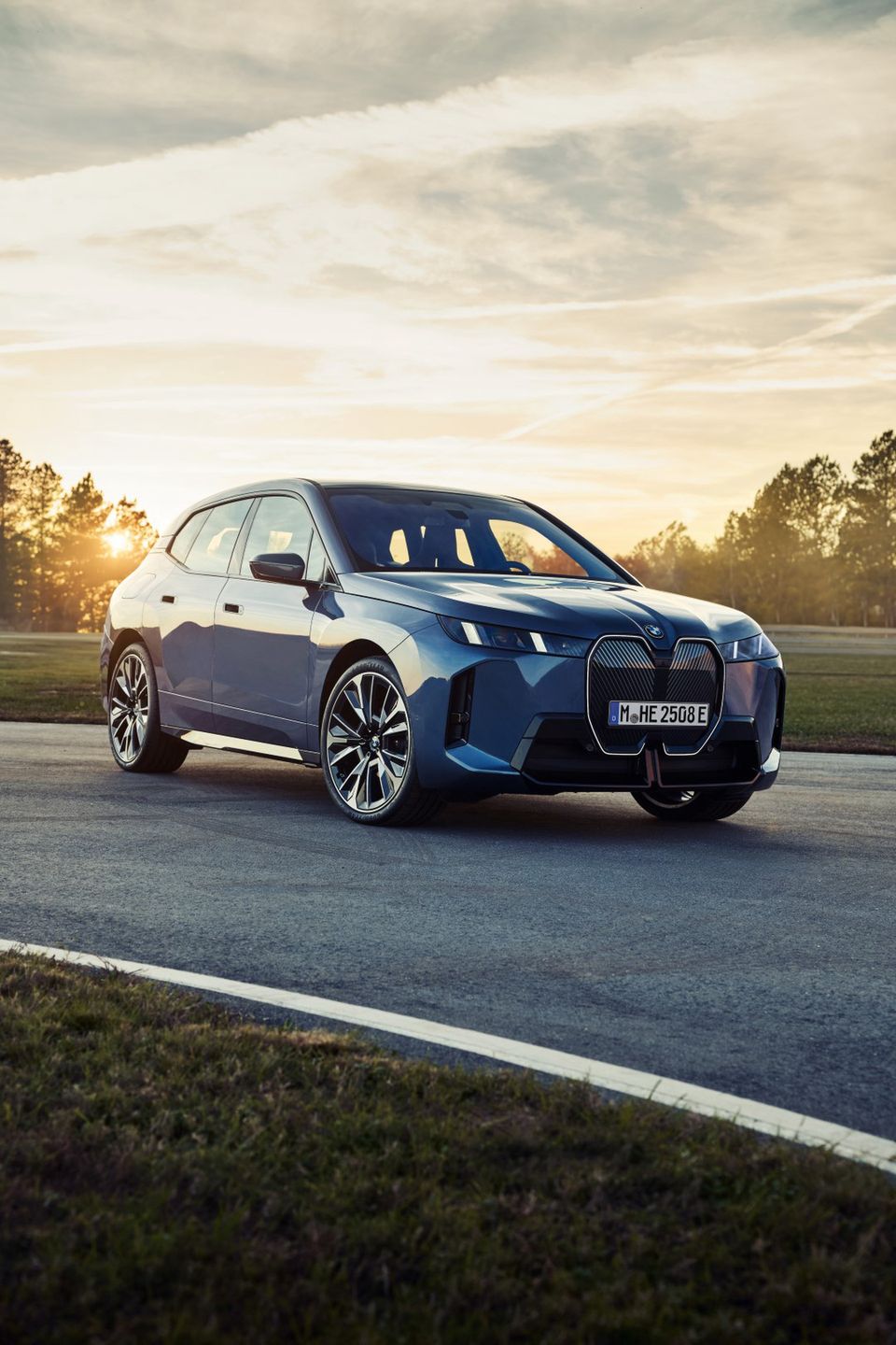 BMW iX