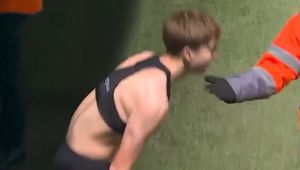 Wszystko się nagrało. Ściągnął koledze spodenki