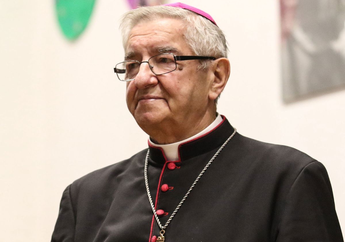 Arcybiskup Leszek Głódź z zakazami. Decyzja Watykanu także ws. biskupa Janiaka