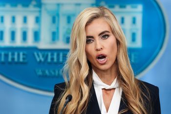 Wpadka nowej rzeczniczki Trumpa. Twierdzi, że jest prawniczką. Jest jeden problem