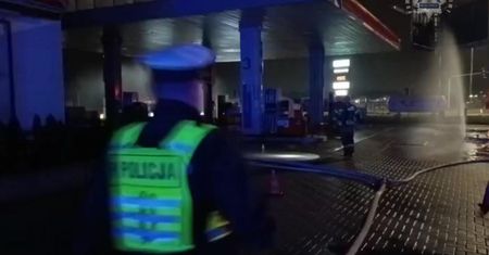 Mysłowice: Kierująca wyrwała przewód LPG na stacji paliw. Zamknięto skrzyżowanie i ulice