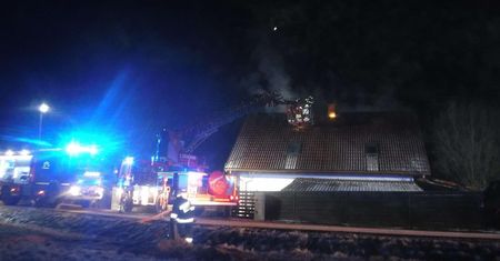 "Próba zabójstwa policjantki". Niemal cały dom spłonął