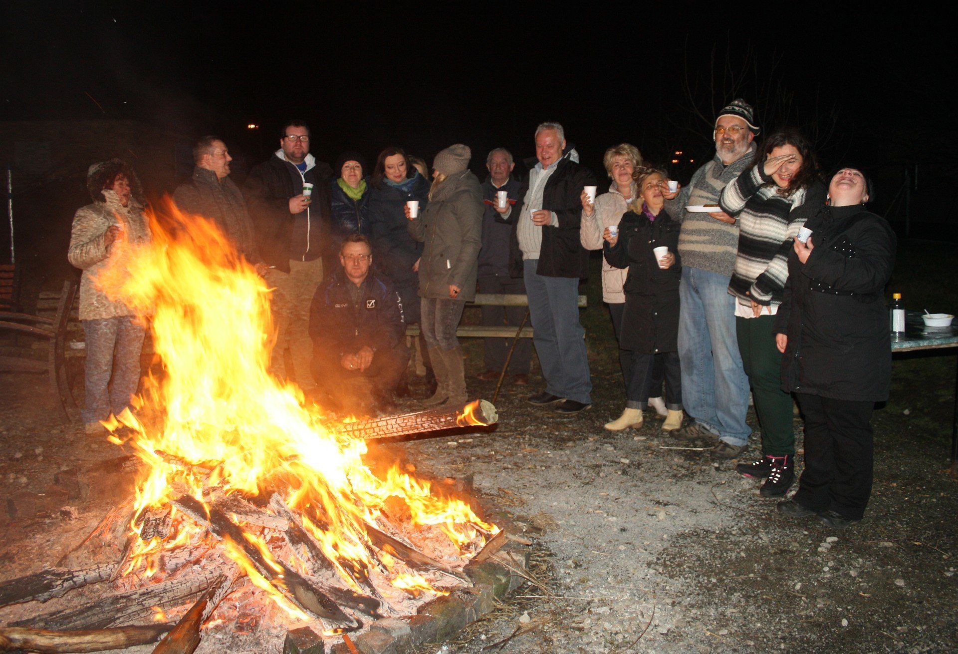 Łodzianka rozpaliła ognisku na dworcu... Łódź Kaliska