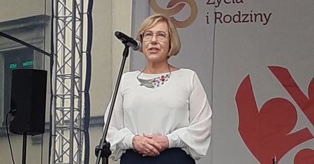 Barbara Nowak ma pomysł na WOŚP. Napisała o NSDAP i Hitlerjugend