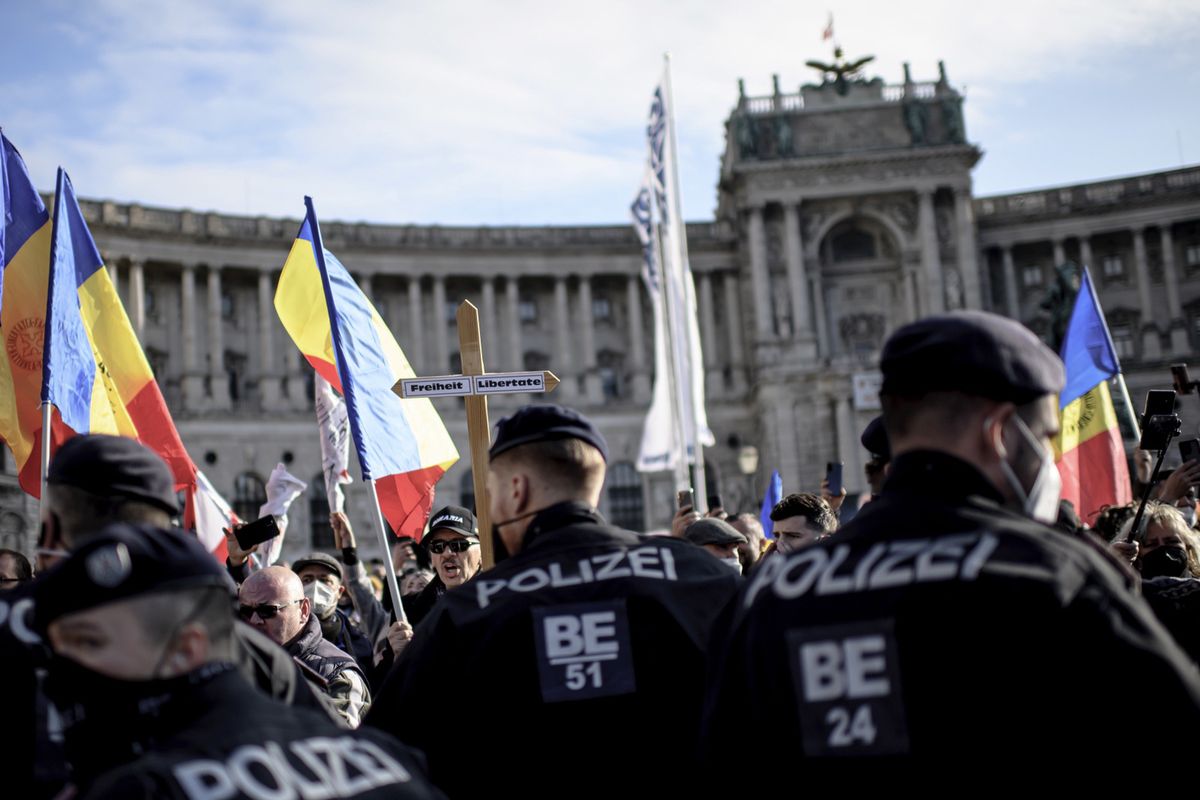 Wiedeń. Demonstracja przeciwników restrykcji pandemicznych