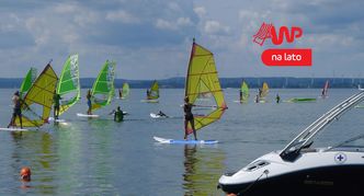 Wiatr we włosach, woda w uszach, czyli polskie „na fali”