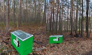 Oto co znaleziono w lesie. "Zapraszamy zapominalskiego właściciela"