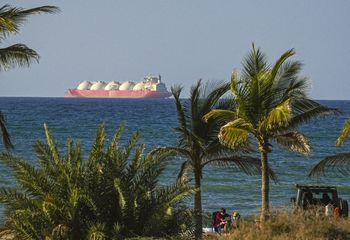 Iran rozważa przerwę w żegludze przez cieśninę Ormuz. Stawką rozmowy z USA