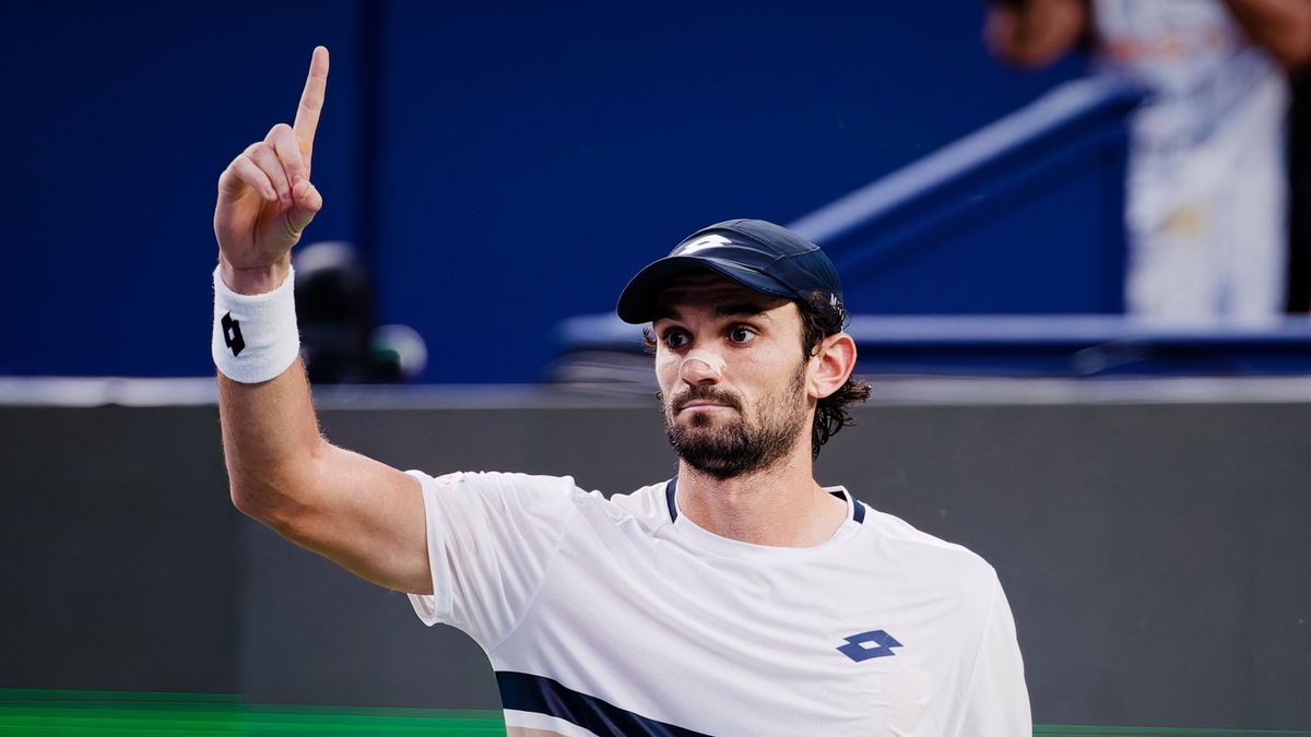 PAP/EPA / ALEX PLAVEVSKI  / Na zdjęciu: Valentin Vacherot