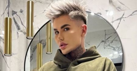 Tak dziś wygląda polski "Żywy Ken". Michał Przybyłowicz pochwalił się umięśnioną klatą (FOTO)