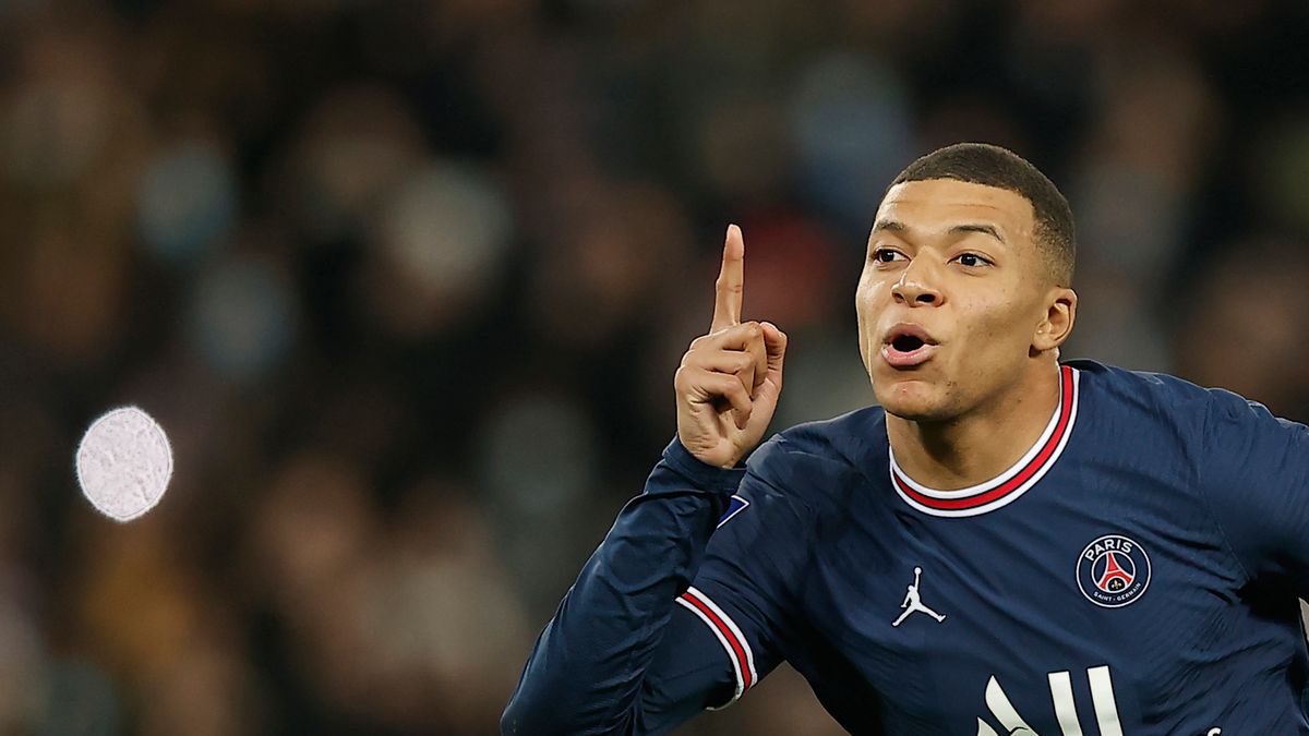 Zdjęcie okładkowe artykułu: PAP/EPA / IAN LANGSDON / Na zdjęciu: Kylian Mbappe