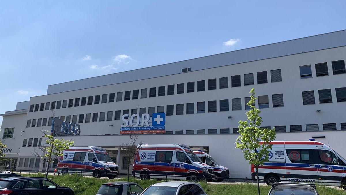 szpital marciniaka Wrocław SOR karetka karetki ambulans
