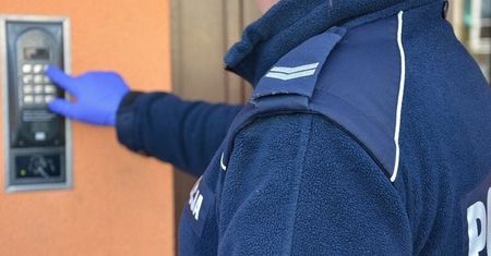 Zapukali do jego drzwi. Nie krył zdziwienia. Grozi mu 5 lat
