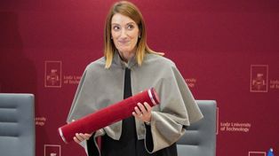 Doktor honoris causa Politechniki Łódzkiej dla przewodniczącej Parlamentu Europejskiego Roberty Metsoli. Uroczystość w Alchemium